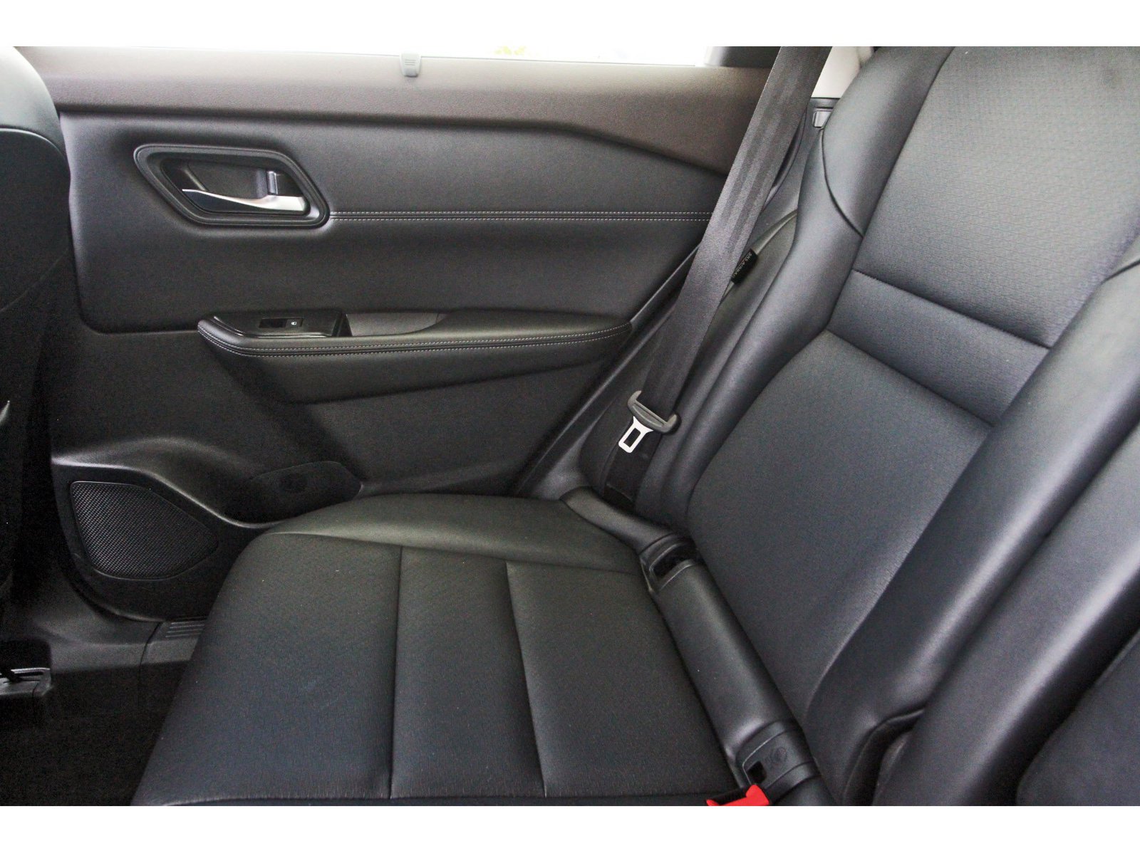 Used 2023 Nissan Rogue SV w/ SV Premium B Package FWD image 15