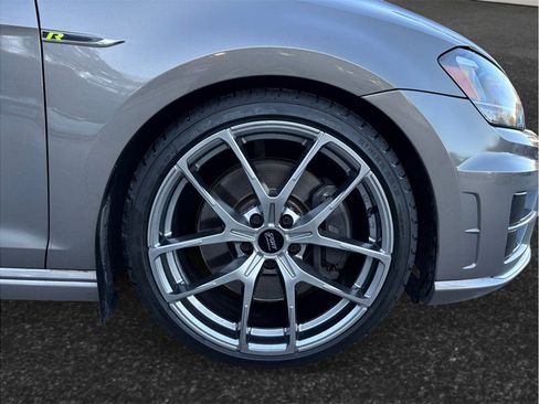 Used 2017 Volkswagen Golf R 4-Door image 13