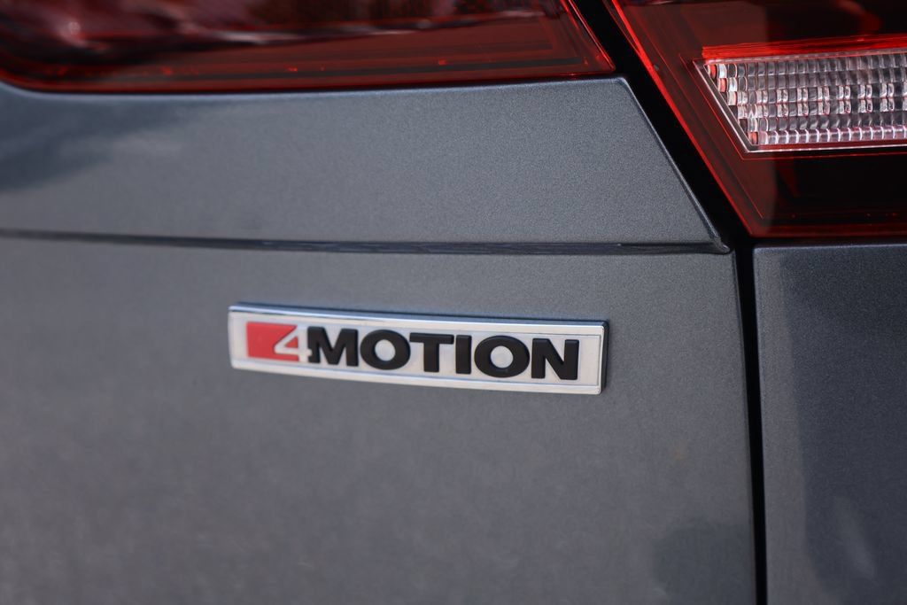 Used 2019 Volkswagen Tiguan S AWD/4WD image 6