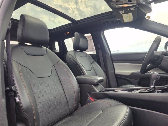 Certified 2023 Jeep Compass Limited w/ Elite Group AWD/4WD image 18
