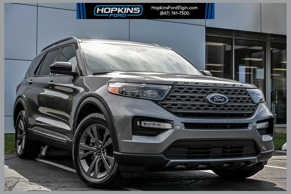 Certified 2024 Ford Explorer XLT w/ Equipment Group 202A AWD/4WD image 1