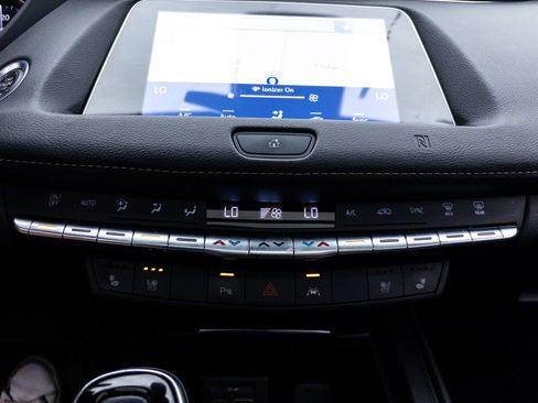 Used 2021 Cadillac XT4 Premium Luxury AWD/4WD image 27