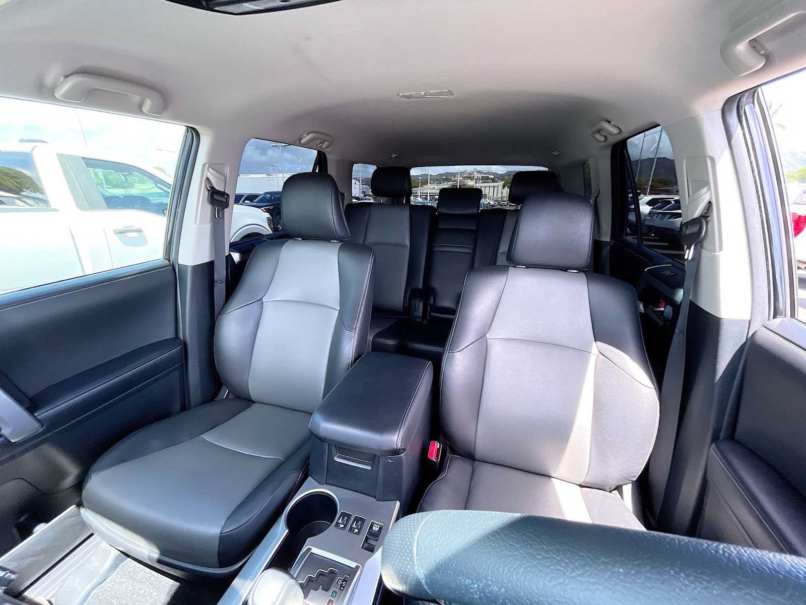 Used 2024 Toyota 4Runner SR5 Premium RWD image 28