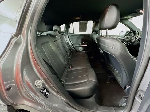 Used 2021 Mercedes-Benz GLA 250 4MATIC w/ Premium Package image 33