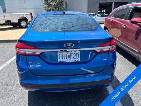 Used 2017 Ford Fusion SE w/ Fusion SE Technology Package FWD image 7
