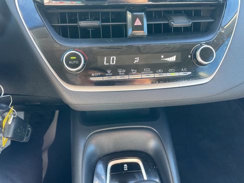 Used 2021 Toyota Corolla LE image 20