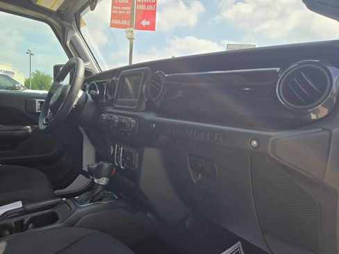 Used 2023 Jeep Wrangler Unlimited Sport AWD/4WD image 24