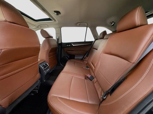 Used 2018 Subaru Outback 3.6R Touring AWD/4WD image 30