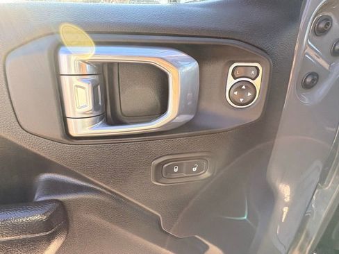 Used 2023 Jeep Gladiator Mojave w/ Cold Weather Group image 24