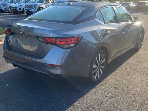Used 2021 Nissan Sentra SV w/ SV Premium Package FWD image 4