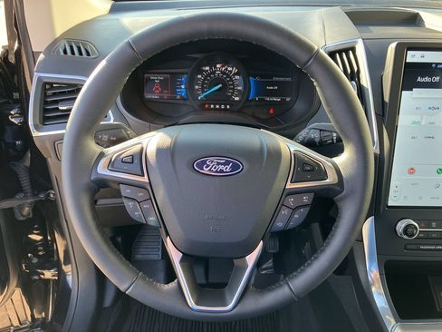 Used 2024 Ford Edge Titanium AWD/4WD image 9