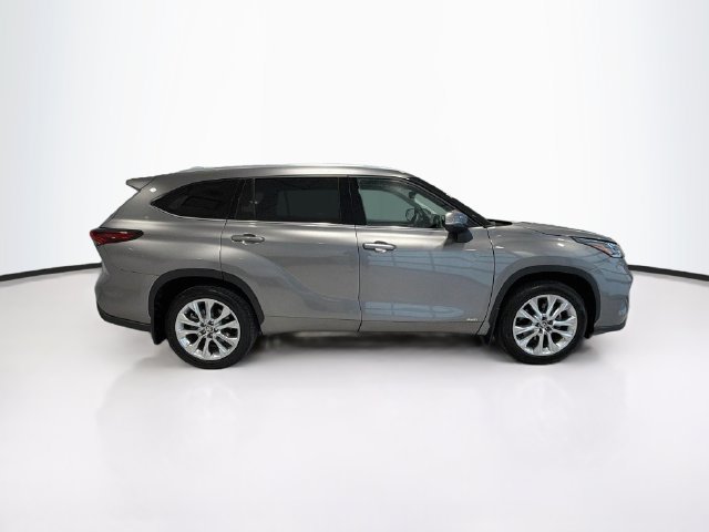 Used 2026 Toyota Highlander Limited AWD/4WD image 7