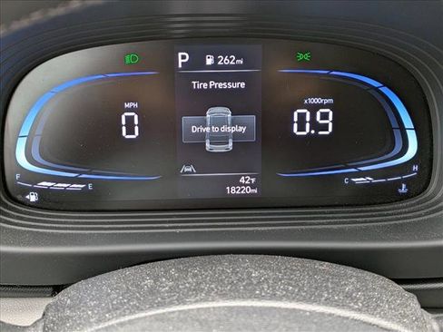 Certified 2023 Hyundai Venue SEL image 11