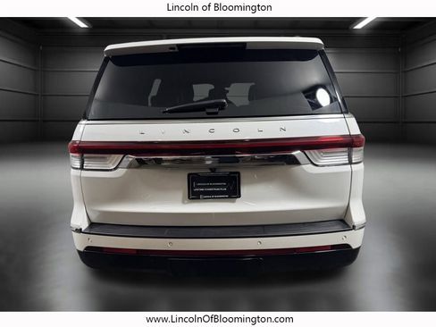 Certified 2023 Lincoln Navigator Reserve image 6