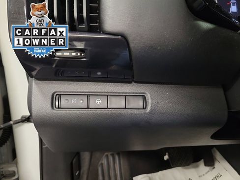 Used 2023 Nissan Pathfinder SV AWD/4WD image 19