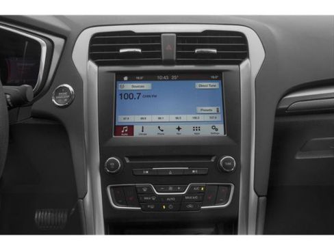 Used 2018 Ford Fusion SE w/ Fusion SE Technology Package AWD/4WD image 10