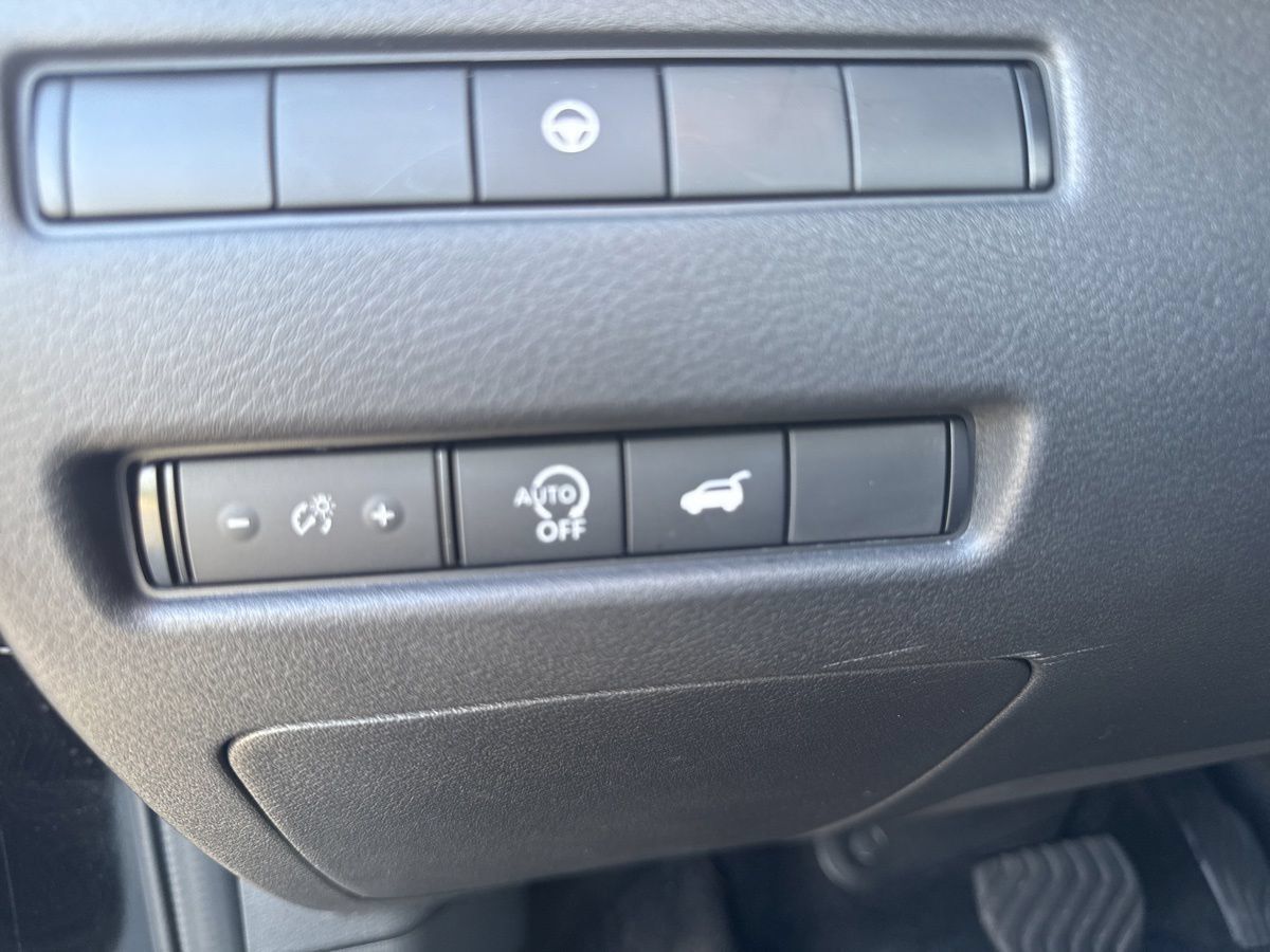 Used 2023 Nissan Rogue SV w/ SV Premium B Package AWD/4WD image 19