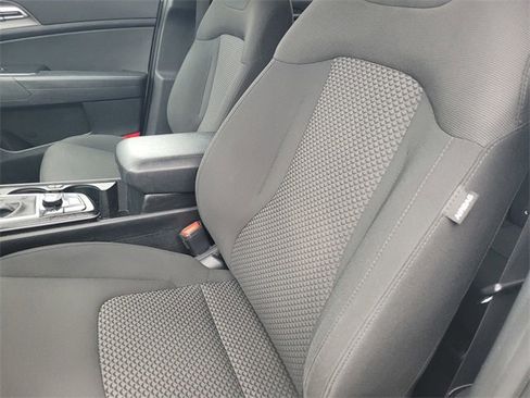Used 2023 Kia Sportage LX image 13