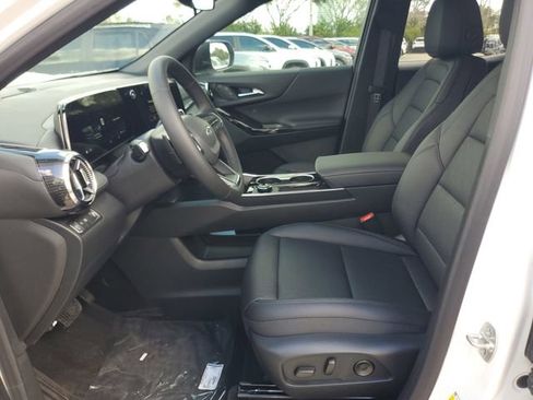 New 2026 Chevrolet Equinox LT w/ Convenience Package II image 8