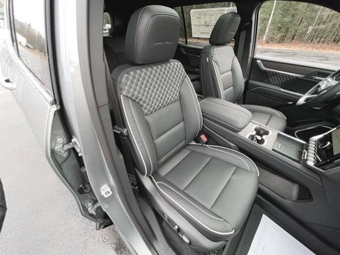 New 2026 GMC Acadia Denali w/ Super Cruise Package image 29