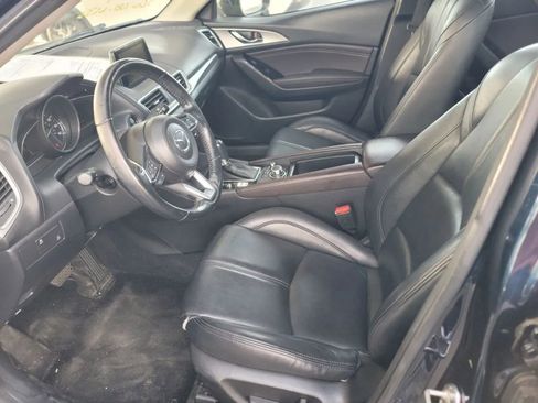 Used 2018 MAZDA MAZDA3 Touring image 16