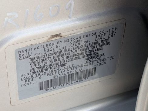 Used 2016 Nissan Sentra SV image 32