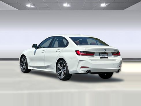 Used 2023 BMW 330i Sedan w/ Driving Assistance Package RWD image 3