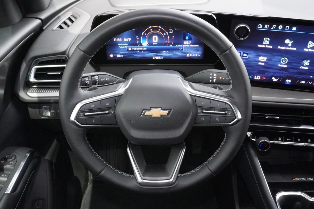 Used 2024 Chevrolet Traverse LT FWD image 16