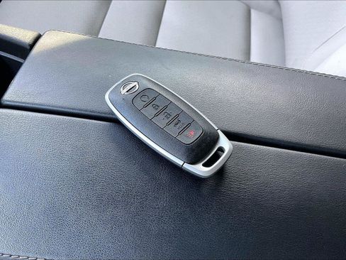 Certified 2023 Nissan Rogue SV w/ SV Premium B Package FWD image 12