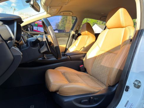 Used 2016 Nissan Maxima SR FWD image 9