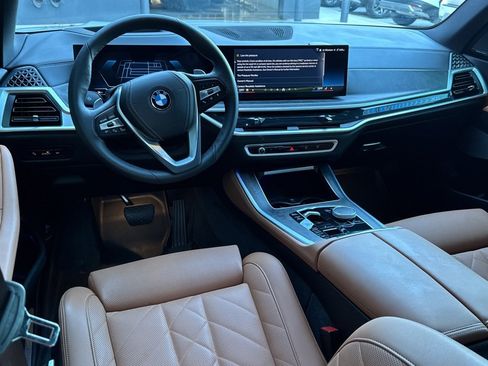 Used 2024 BMW X5 xDrive40i w/ Premium Package image 2
