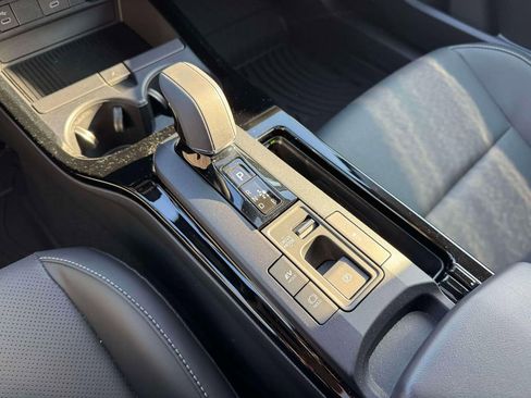 Used 2025 Toyota Prius XLE image 31