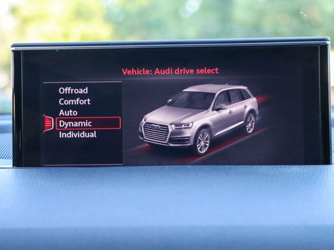 Used 2017 Audi Q7 3.0T Premium Plus w/ Premium Plus Package image 46