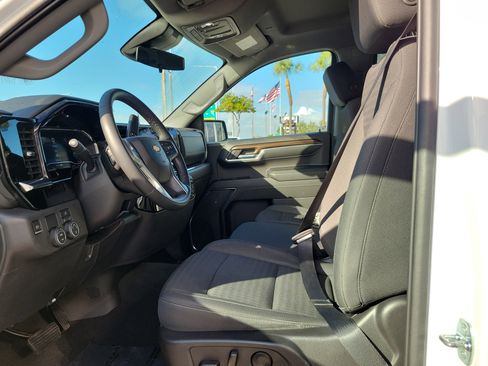 Used 2023 Chevrolet Silverado 1500 LT image 11