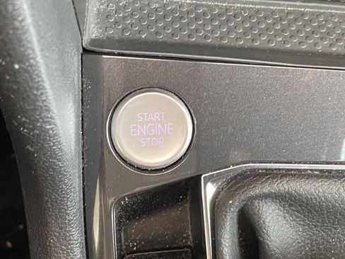 Certified 2023 Volkswagen Tiguan SE FWD image 14