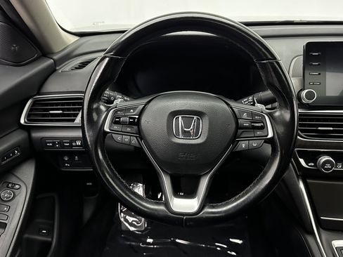 Used 2020 Honda Accord Touring image 29