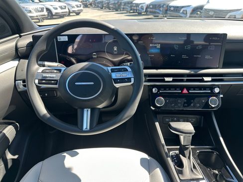 New 2025 Hyundai Santa Cruz SEL image 16