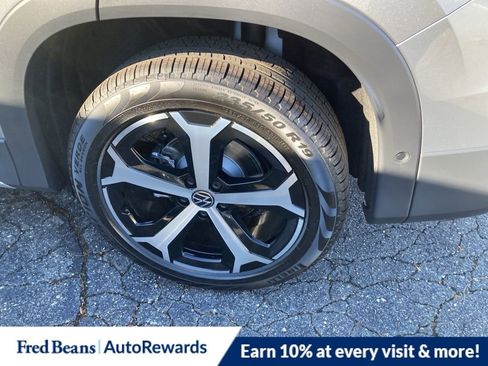 New 2026 Volkswagen Tiguan SE image 6