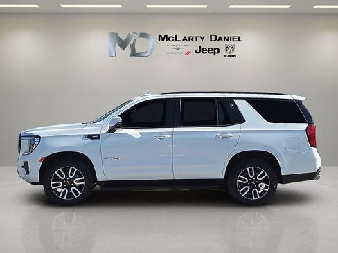 Used 2022 GMC Yukon AT4 AWD/4WD image 3