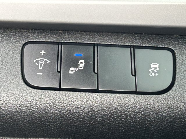 Used 2018 Hyundai Elantra SEL w/ Winter Weather Package FWD image 20