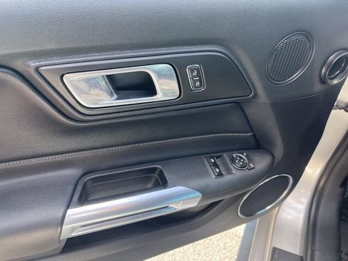 Used 2018 Ford Mustang Premium image 14