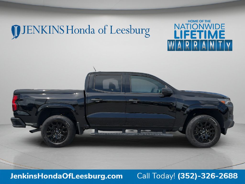 Used 2025 Chevrolet Colorado W/T w/ WT Custom Package RWD image 2