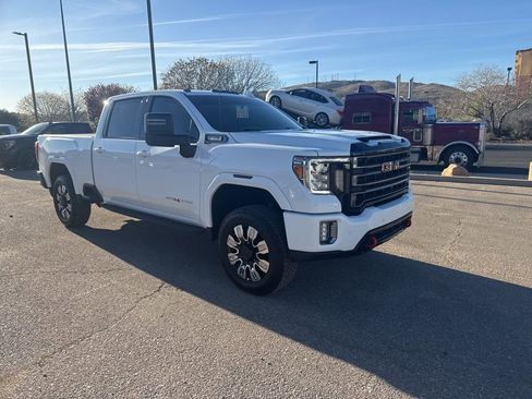 Used 2022 GMC Sierra 2500 AT4 w/ AT4 Preferred Package image 3