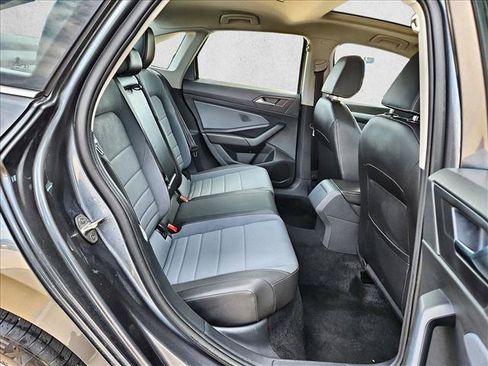 Used 2025 Volkswagen Jetta SE FWD image 18