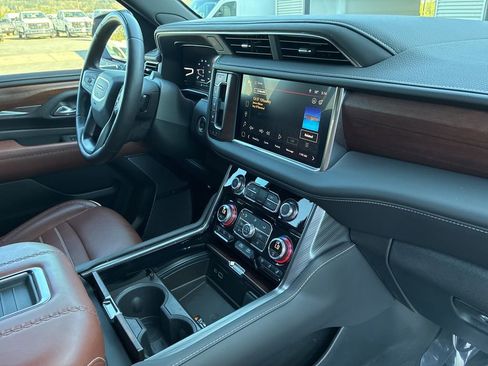 Used 2024 GMC Yukon XL Denali Ultimate AWD/4WD image 25