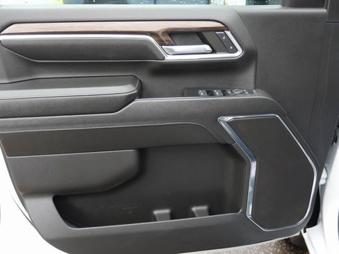 Used 2024 Chevrolet Silverado 2500 LT image 28