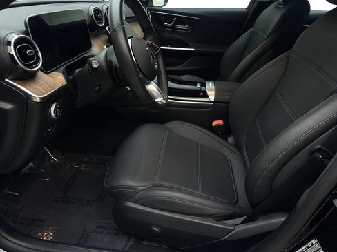 Used 2025 Mercedes-Benz C 300 Sedan image 25