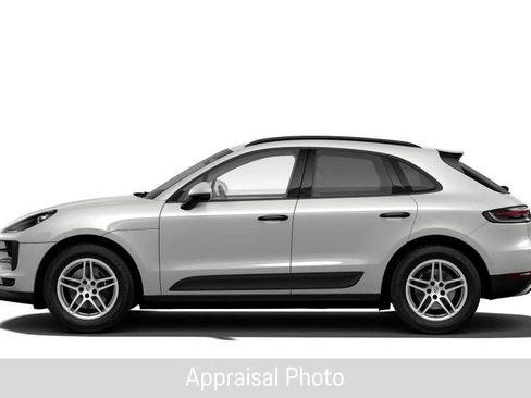 Certified 2019 Porsche Macan AWD/4WD image 2
