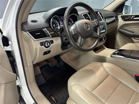 Used 2015 Mercedes-Benz ML 250 BlueTEC 4MATIC image 2