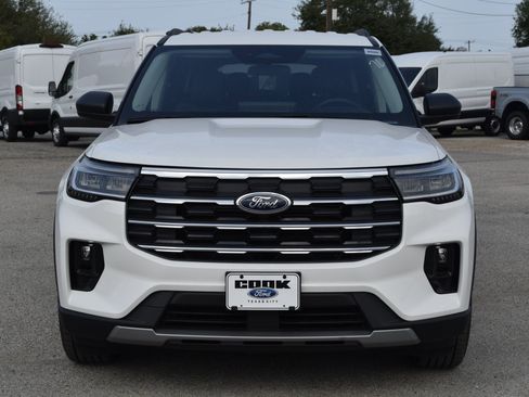 New 2026 Ford Explorer Active w/ Active Comfort Package image 2